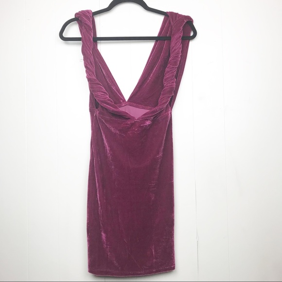 L’atiste Plum Velvet Bodycon twist vneck Dress 254 - Picture 4 of 5